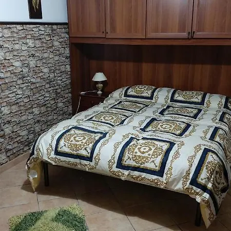 بيت ضيافة Casa Rosy كالتانيسيتا