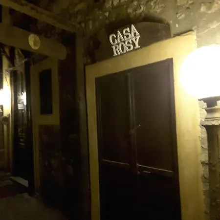 Casa Rosy بيت ضيافة كالتانيسيتا